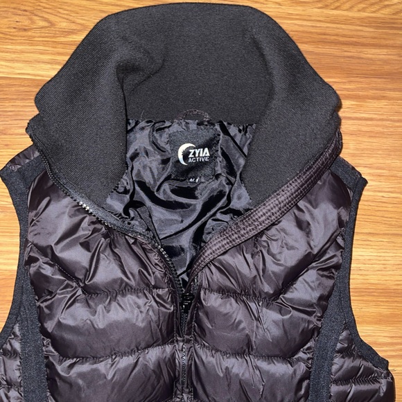 ▪️ZYIA ACTIVE▪️ Women’s Puffer Full Zip Vest - Picture 3 of 9